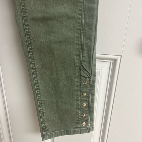 WHBM Olive Green Snap Ankle Jean Blanc 2R - Picture 3 of 9